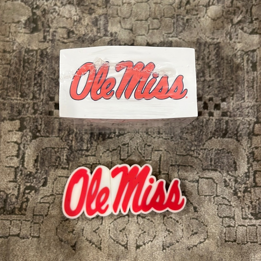 Ole Miss Post It Block and USB Drive